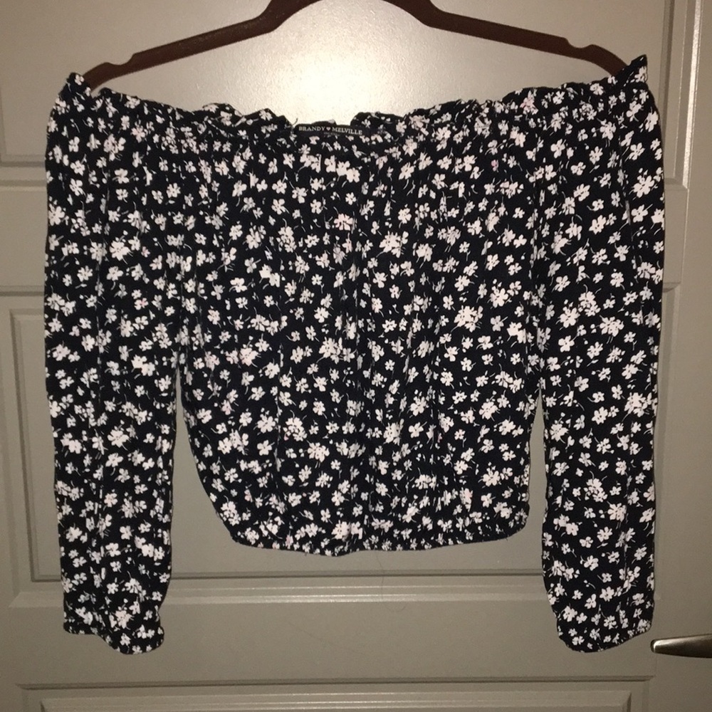 💖Brandy Melville top💖